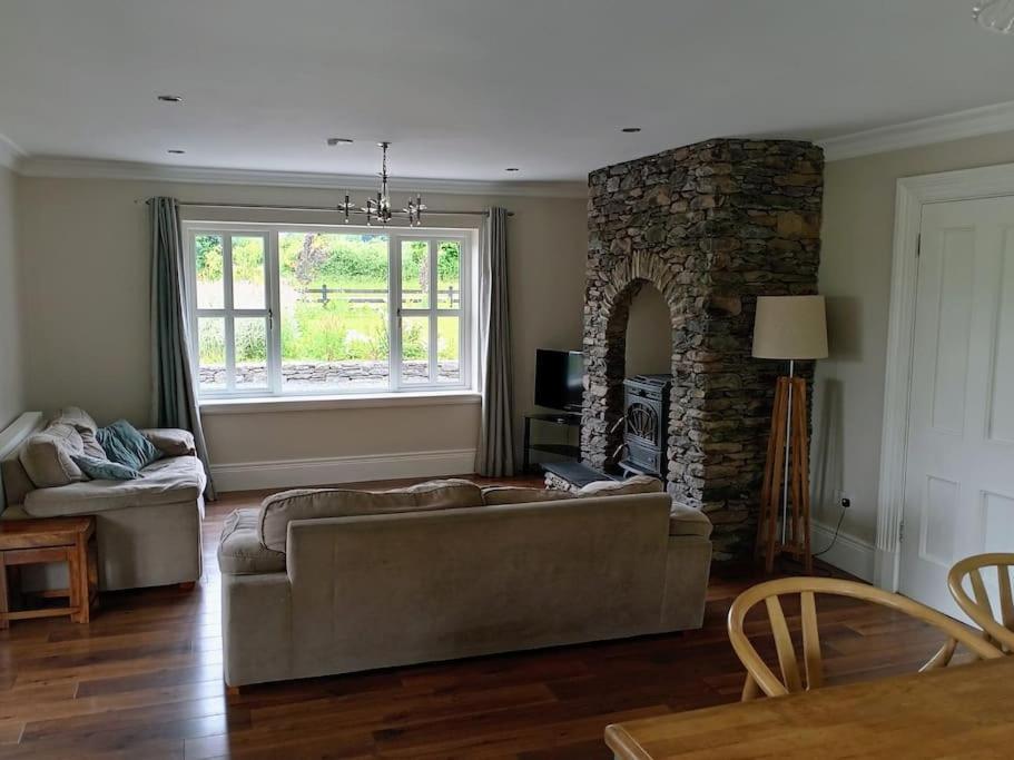 Conveniently Located House To Enjoy All Of Kerry Тралий Екстериор снимка