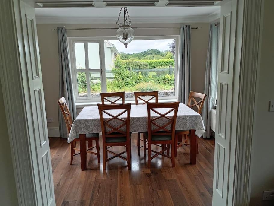Conveniently Located House To Enjoy All Of Kerry Тралий Екстериор снимка